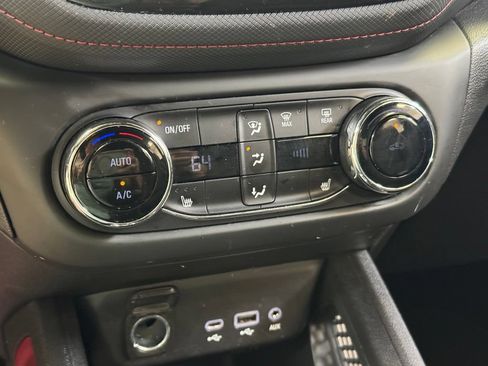 Used 2022 Chevrolet TrailBlazer RS w/ Convenience Package FWD image 46