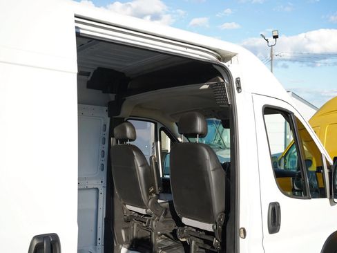 Used 2024 RAM ProMaster 2500 w/ Convenience Group FWD image 15