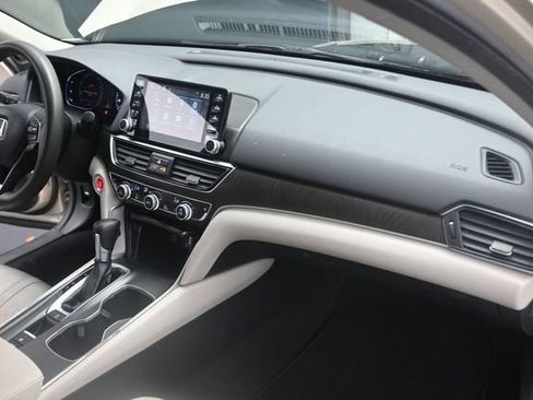 Used 2019 Honda Accord EX image 21