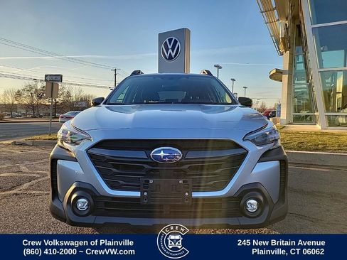 Used 2023 Subaru Outback Premium image 23