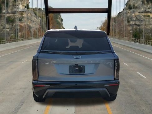 New 2026 Cadillac Vistiq Luxury AWD/4WD image 8