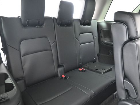 New 2026 Nissan Pathfinder Platinum w/ Cargo Package FWD image 21