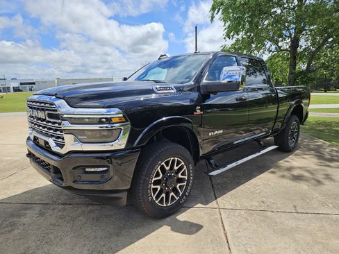 New 2025 RAM 2500 Limited AWD/4WD image 2