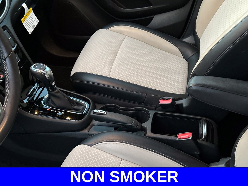 Used 2020 Buick Encore Preferred w/ Safety Package FWD image 17