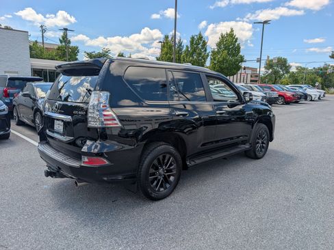 Used 2023 Lexus GX 460 Premium w/ Premium Package AWD/4WD image 3
