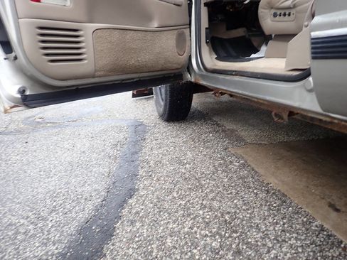 Used 1999 Chevrolet Tahoe Z71 w/ Preferred Equipment Group image 13