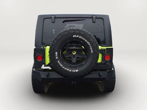 Used 2016 Jeep Wrangler Rubicon w/ Power Convenience Group image 7