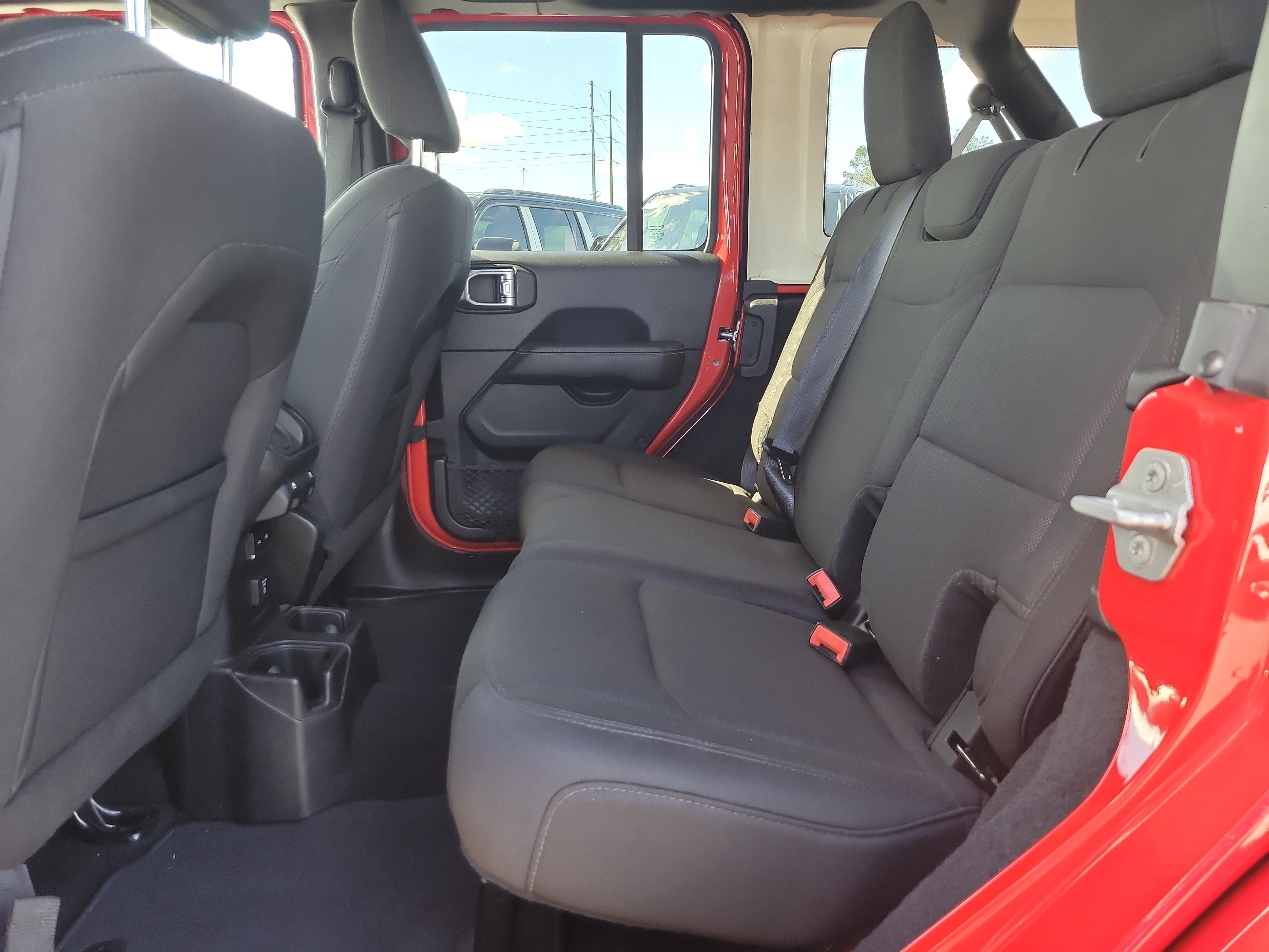 Used 2019 Jeep Wrangler Unlimited Sahara AWD/4WD image 11