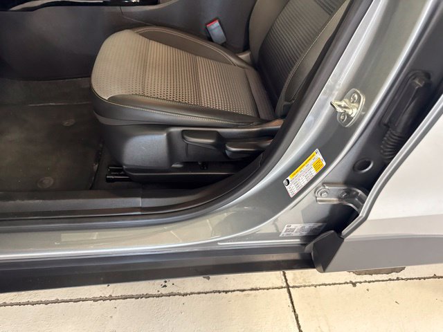 Used 2025 Chevrolet Trax LT FWD image 32
