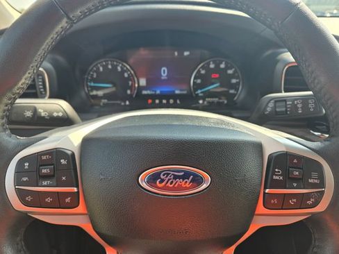 Used 2024 Ford Explorer Limited w/ Equipment Group 301A AWD/4WD image 17