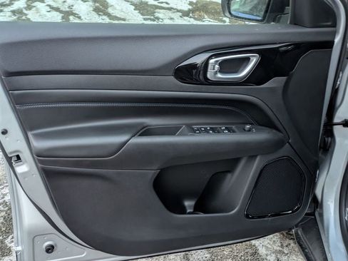 New 2026 Jeep Compass Limited image 10