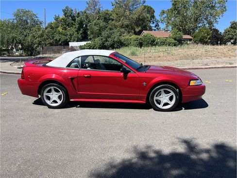 Used 1999 Ford Mustang GT RWD image 13