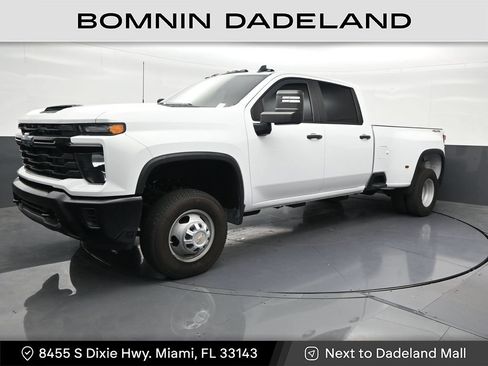 Used 2025 Chevrolet Silverado 3500 W/T AWD/4WD image 1