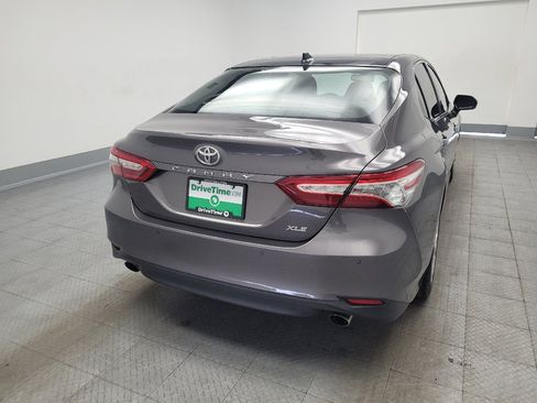 Used 2018 Toyota Camry XLE FWD image 7
