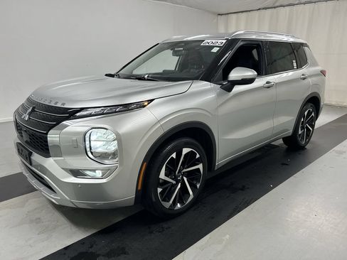 Used 2023 Mitsubishi Outlander SEL AWD/4WD image 5