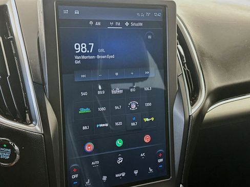 Used 2022 Ford Edge ST image 17