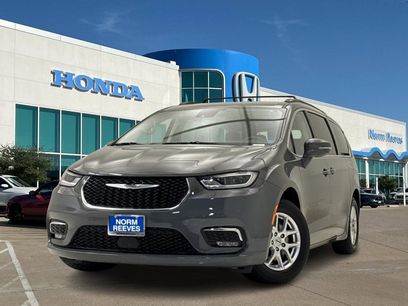 Used 2022 Chrysler Pacifica Touring-L