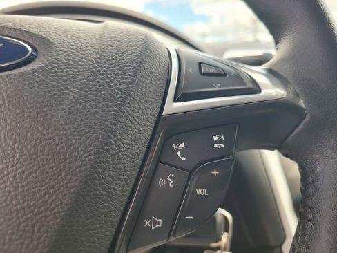 Used 2016 Ford Fusion SE FWD image 26