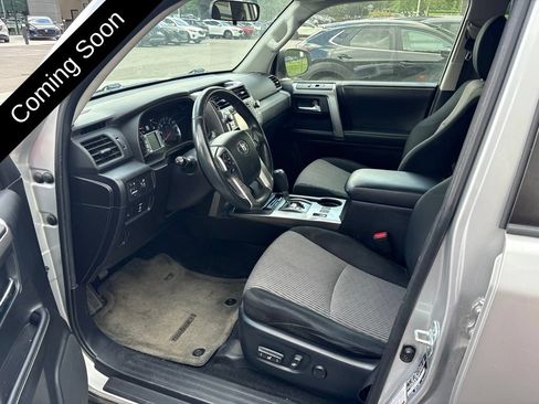 Used 2015 Toyota 4Runner SR5 AWD/4WD image 8