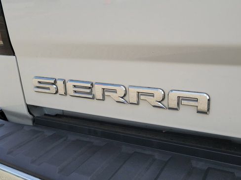 Used 2018 GMC Sierra 1500 SLT AWD/4WD image 7
