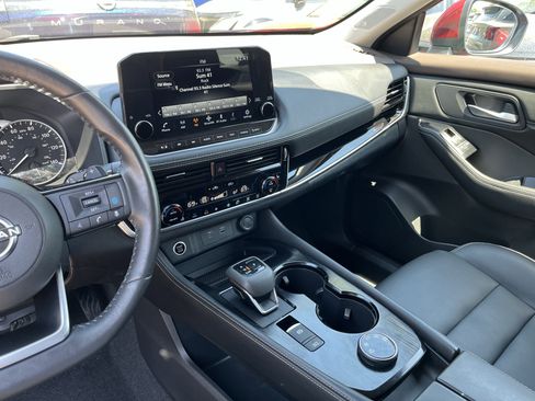 Used 2022 Nissan Rogue SL w/ SL Premium Package image 19