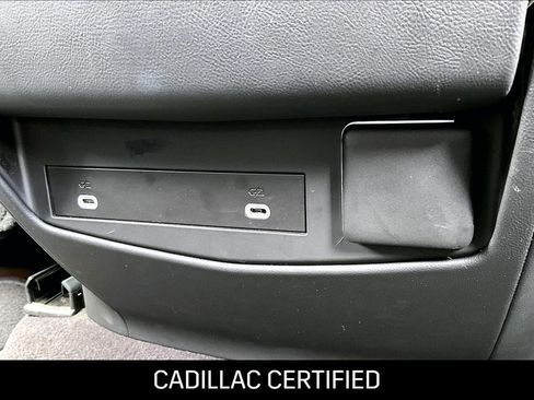 Used 2023 Cadillac Escalade Premium Luxury AWD/4WD image 35