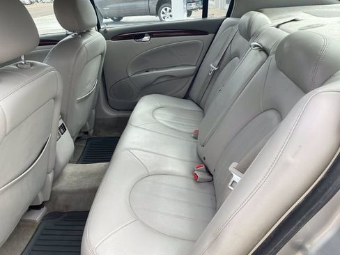 Used 2008 Buick Lucerne CXS FWD image 5