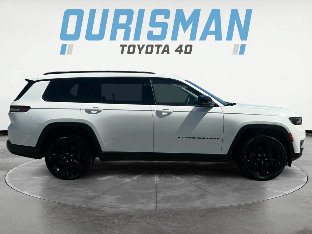 Used 2023 Jeep Grand Cherokee L Limited w/ Black Appearance Package RWD image 8