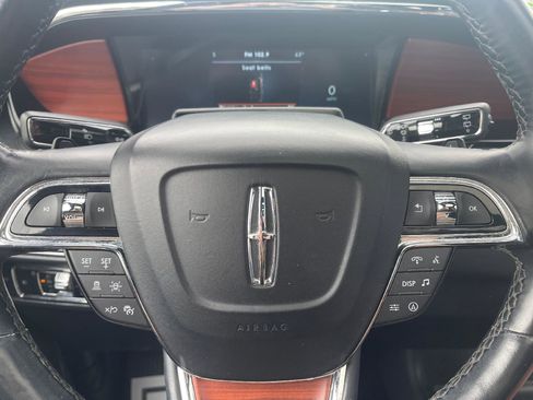Used 2024 Lincoln Navigator Premiere AWD/4WD image 17