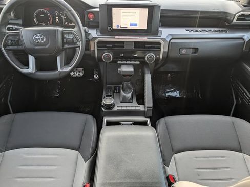 Used 2025 Toyota Tacoma TRD Sport AWD/4WD image 11