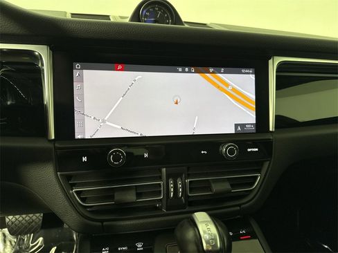 Certified 2023 Porsche Macan Turbo image 27