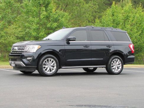 Used 2021 Ford Expedition XLT RWD image 3