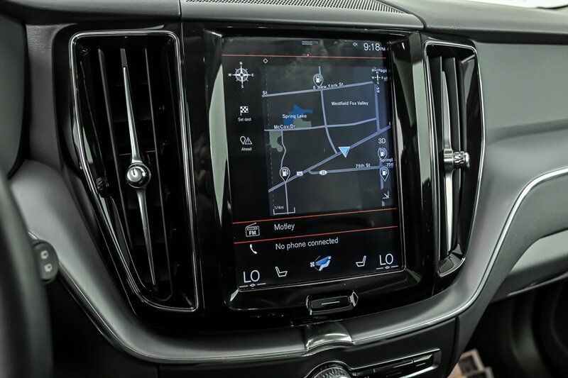 Used 2019 Volvo XC60 T6 Momentum w/ Multimedia Package AWD/4WD image 26
