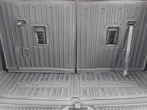 Used 2023 GMC Acadia Denali FWD image 21