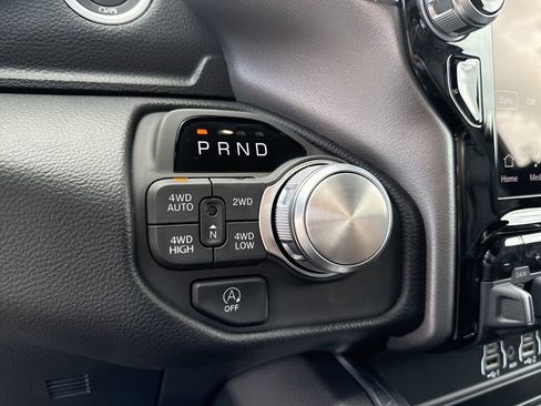 New 2026 RAM 1500 Laramie AWD/4WD image 19