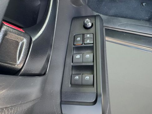 Used 2022 Toyota Tacoma SR AWD/4WD image 17