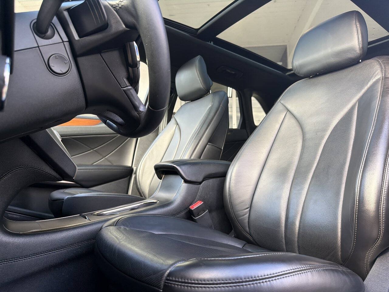 Used 2018 Lincoln MKC Reserve AWD/4WD image 30