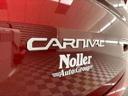 Used 2024 Kia Carnival SX image 8