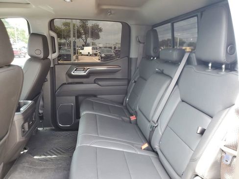 Used 2024 Chevrolet Silverado 1500 LT Trail Boss w/ Convenience Package II AWD/4WD image 11
