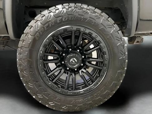 Used 2019 GMC Sierra 2500 SLT w/ Driver Alert Package AWD/4WD image 26