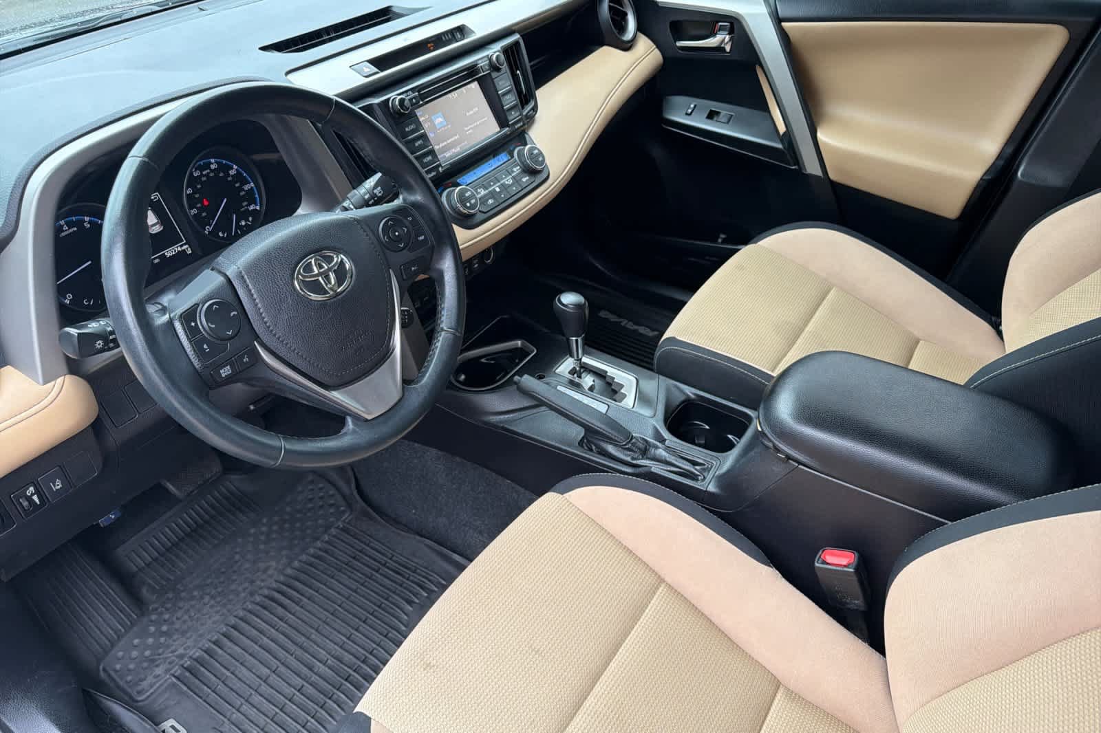 Used 2018 Toyota RAV4 XLE w/ Plus Extra Value Package FWD image 11