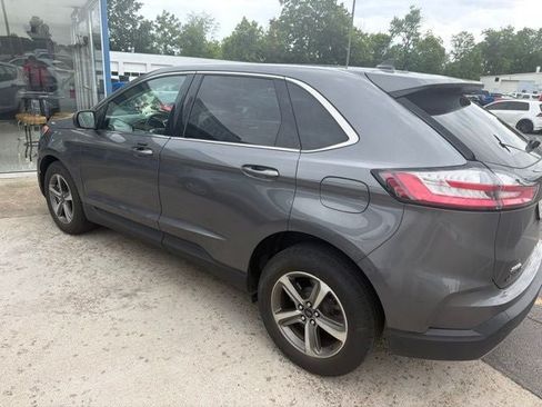 Used 2024 Ford Edge SEL w/ Convenience Package AWD/4WD image 3