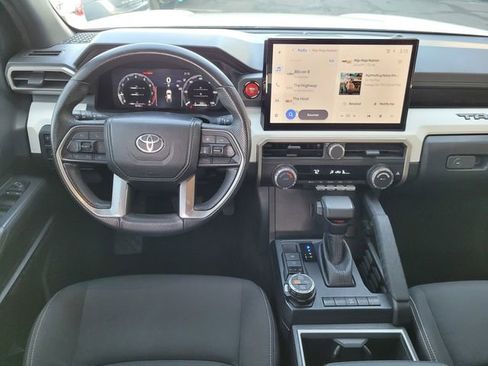 Used 2024 Toyota Tacoma TRD Off-Road image 7