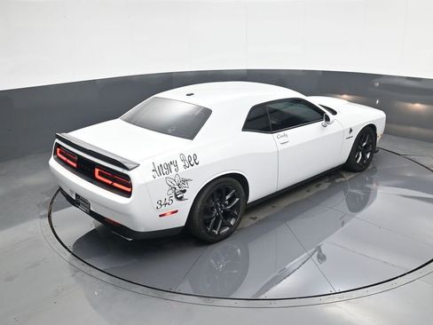 Used 2022 Dodge Challenger R/T w/ Blacktop Package image 31