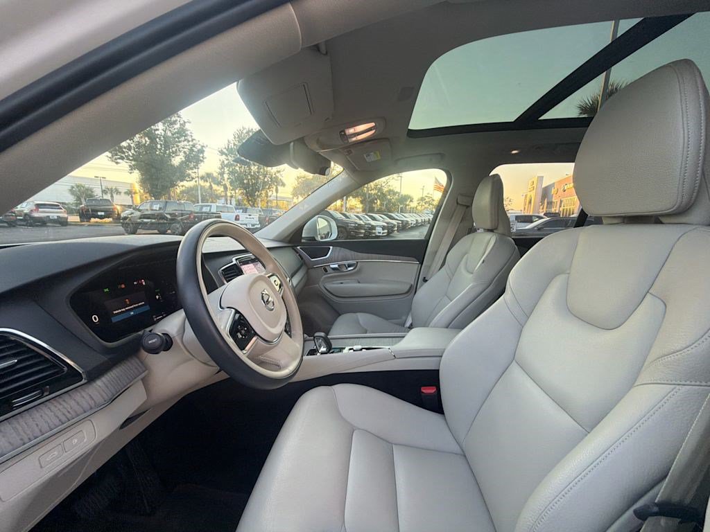Used 2024 Volvo XC90 T8 Plus w/ Protection Package Premier AWD/4WD image 30