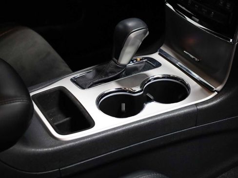 Used 2019 Jeep Grand Cherokee Altitude AWD/4WD image 20