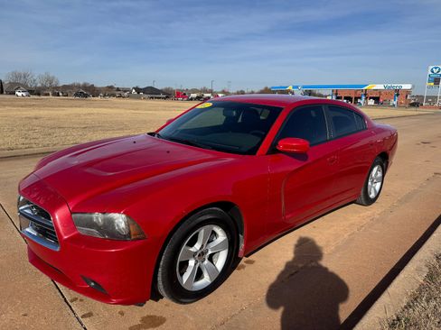 Used 2012 Dodge Charger SE w/ Connectivity Group image 7