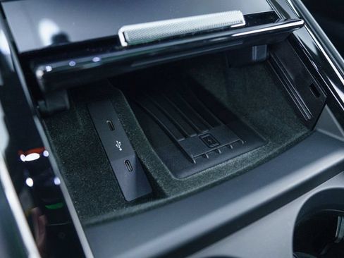 Certified 2025 Porsche Panamera GTS AWD/4WD image 38