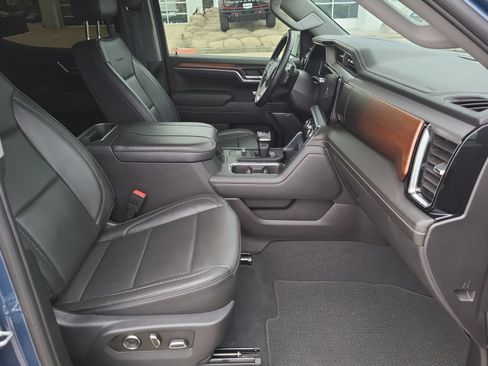 Used 2024 GMC Sierra 1500 Denali w/ Technology Package AWD/4WD image 28