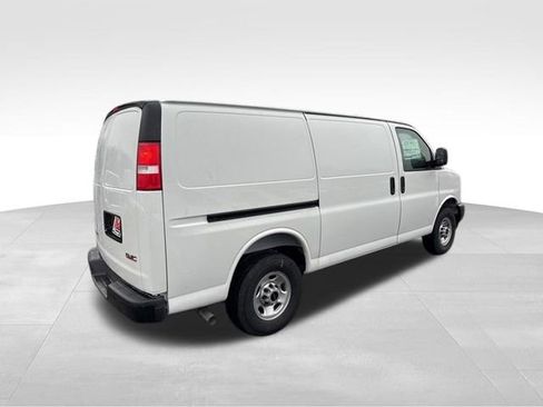 New 2025 GMC Savana 2500 Work Van w/ Communications Package image 4